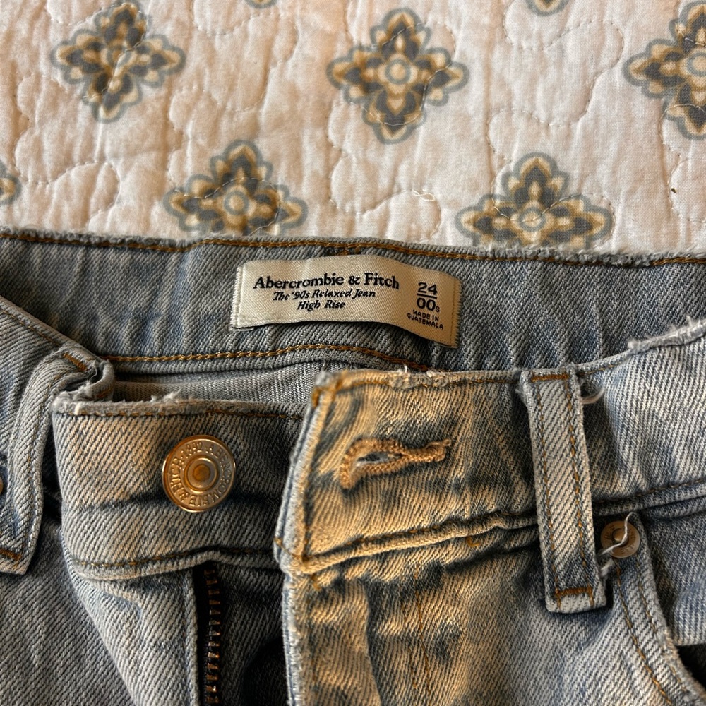 Abercrombie & Fitch Women's Medium Wash High Rise Jeans